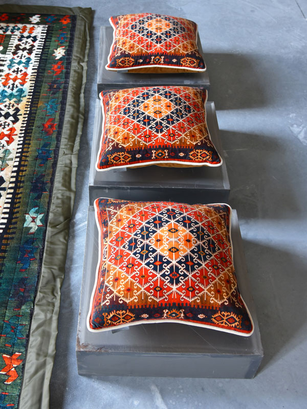 VELVET KILIM