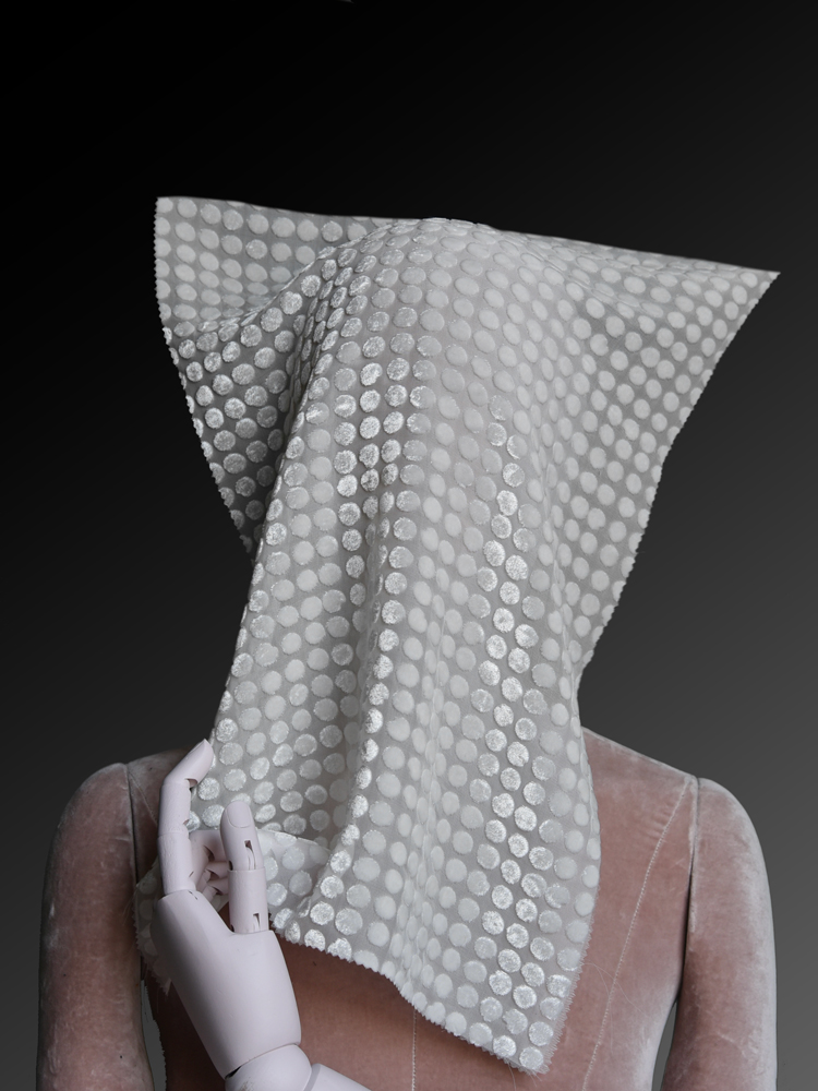 VELVET BLACK EVENING - L31 DR1 LV