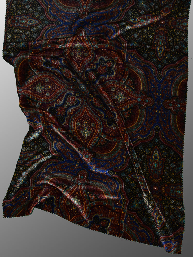 VELVET PAISLEY - L31 H47 LV