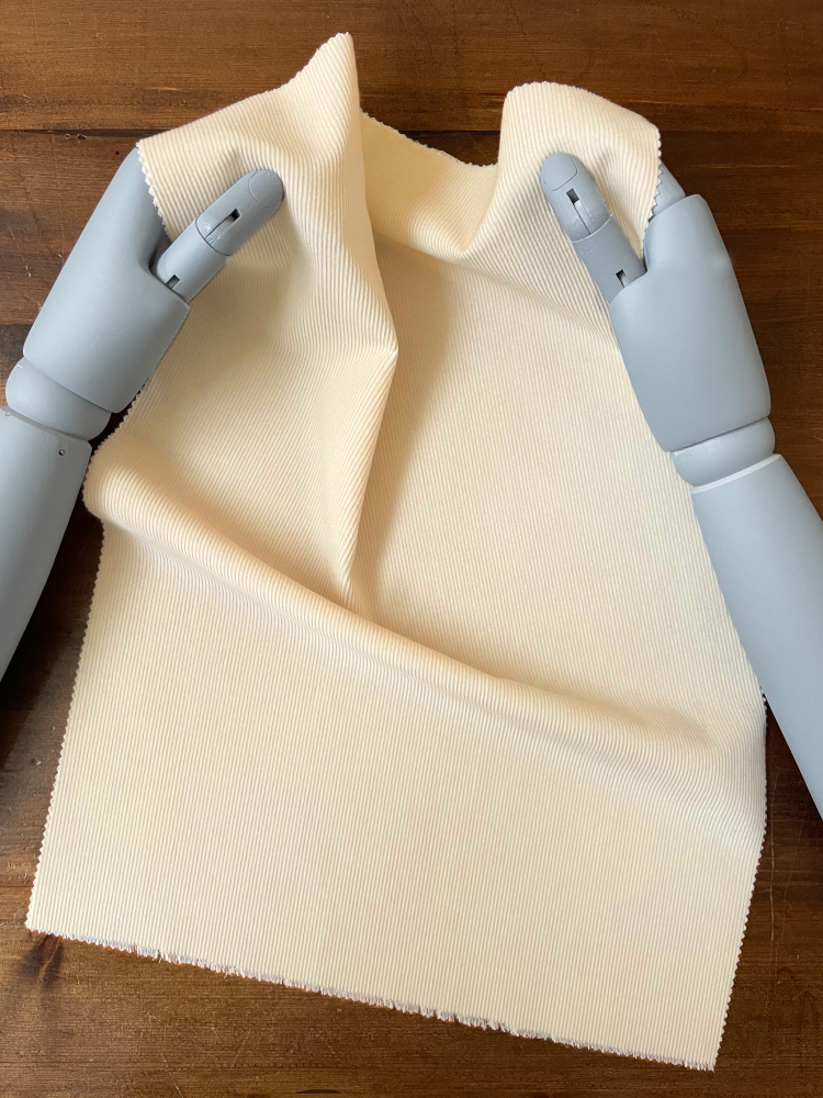 PRECIOUS - 220 000 LV