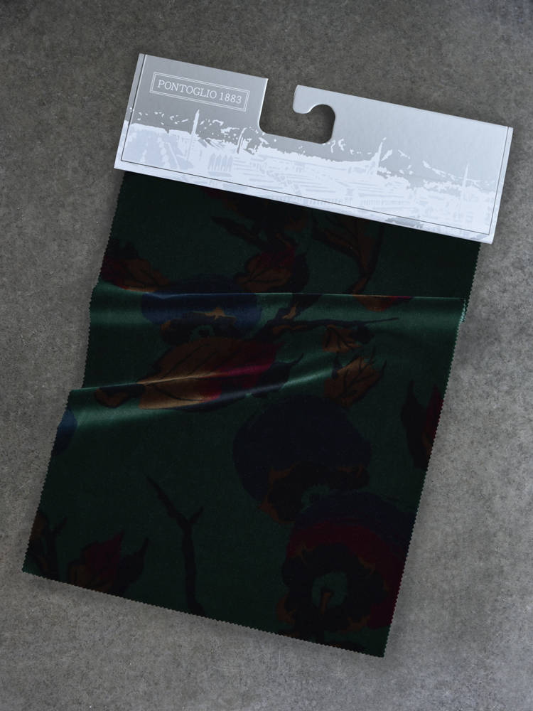 FLOWER DARK - 700 D83 N