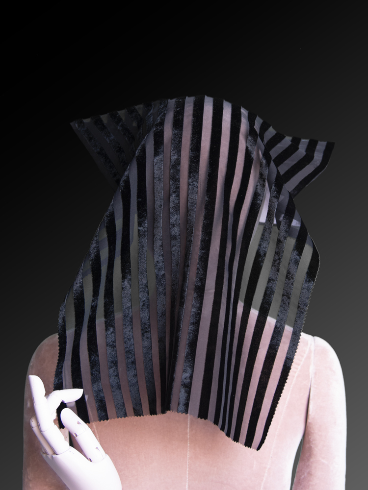 VELVET BLACK EVENING - L70 N84 LV