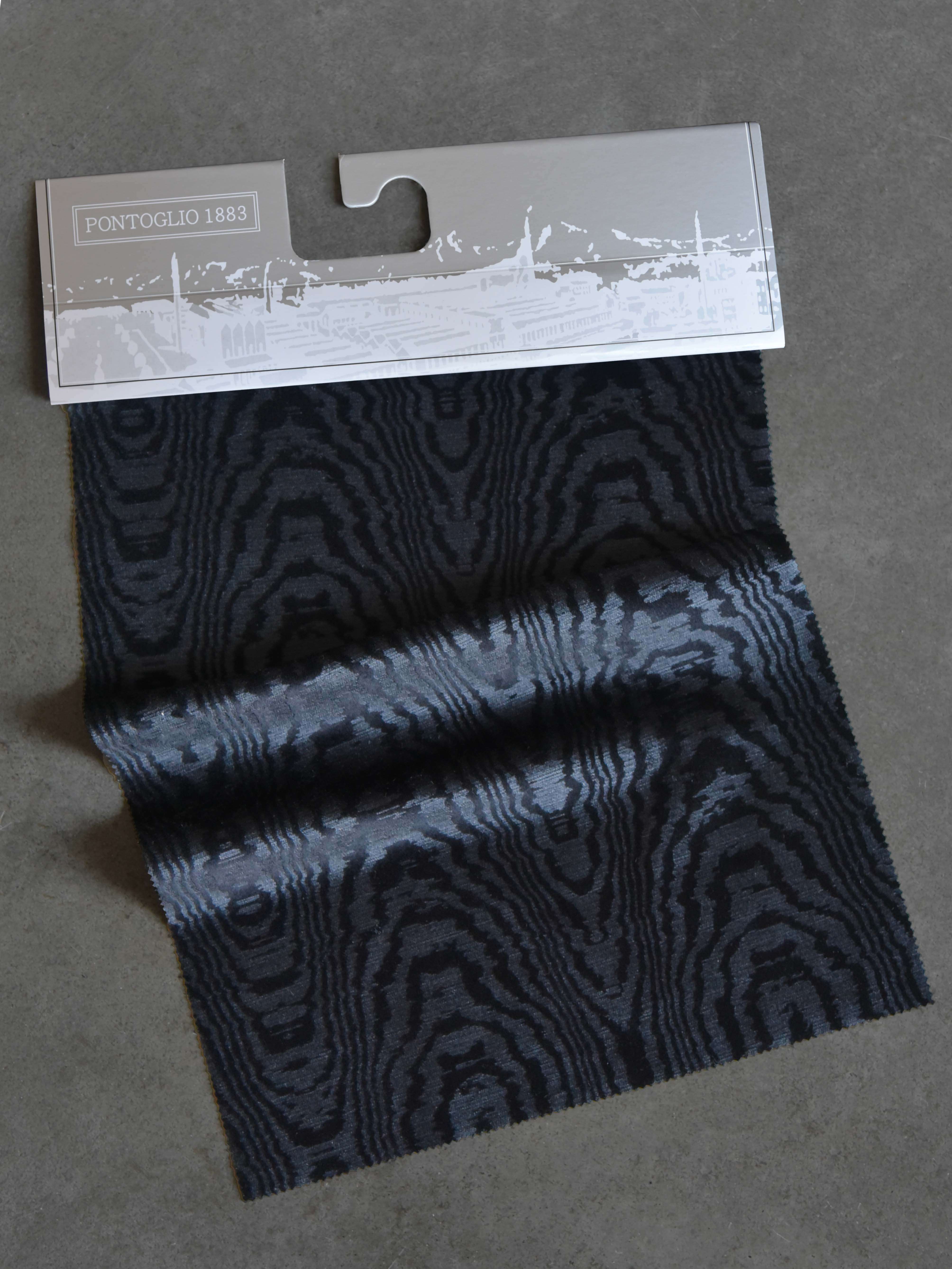 BLACK VELVET - 704 583 LV