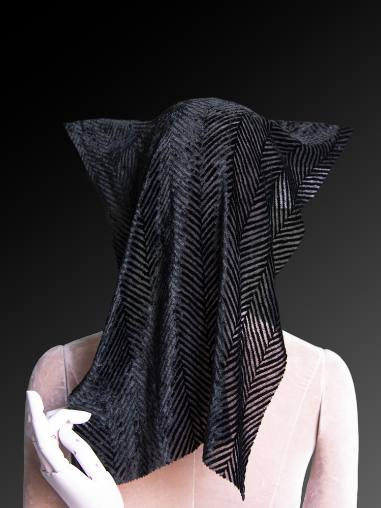 VELVET BLACK EVENING - L31 Q39 LV