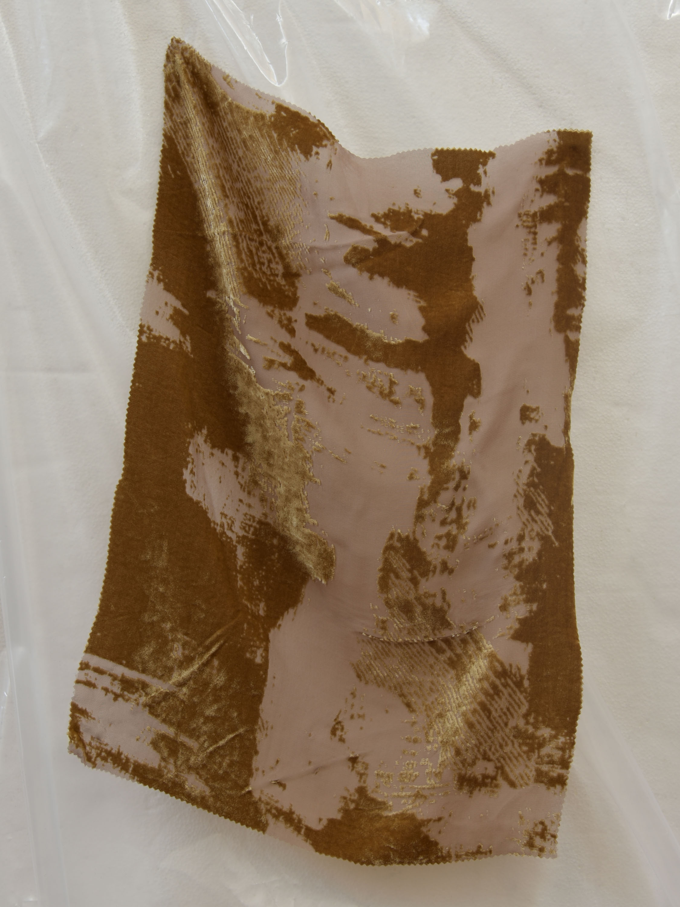 SCRATCHY - L31 708 LV