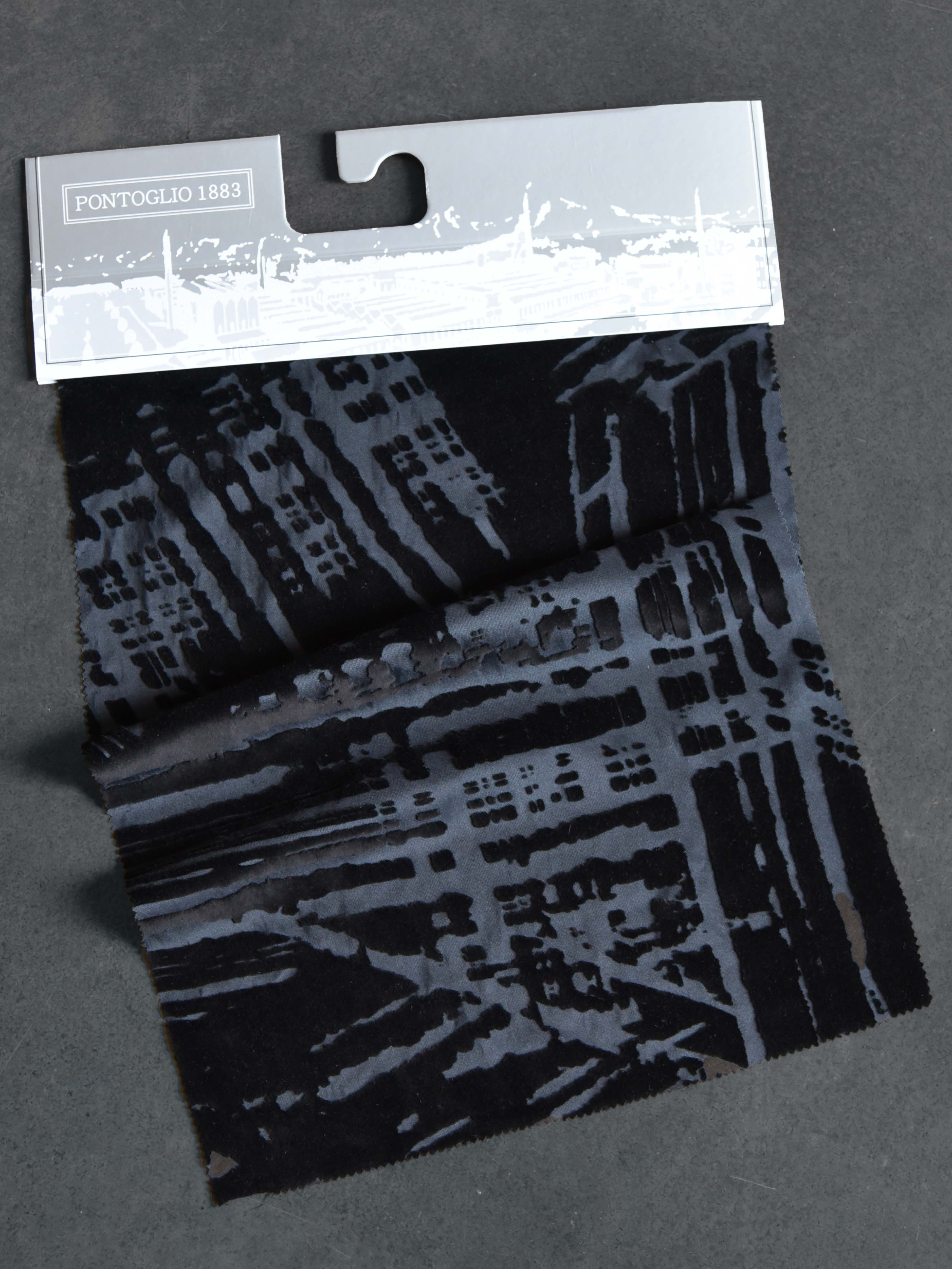 BLACK VELVET - V02 675 LY