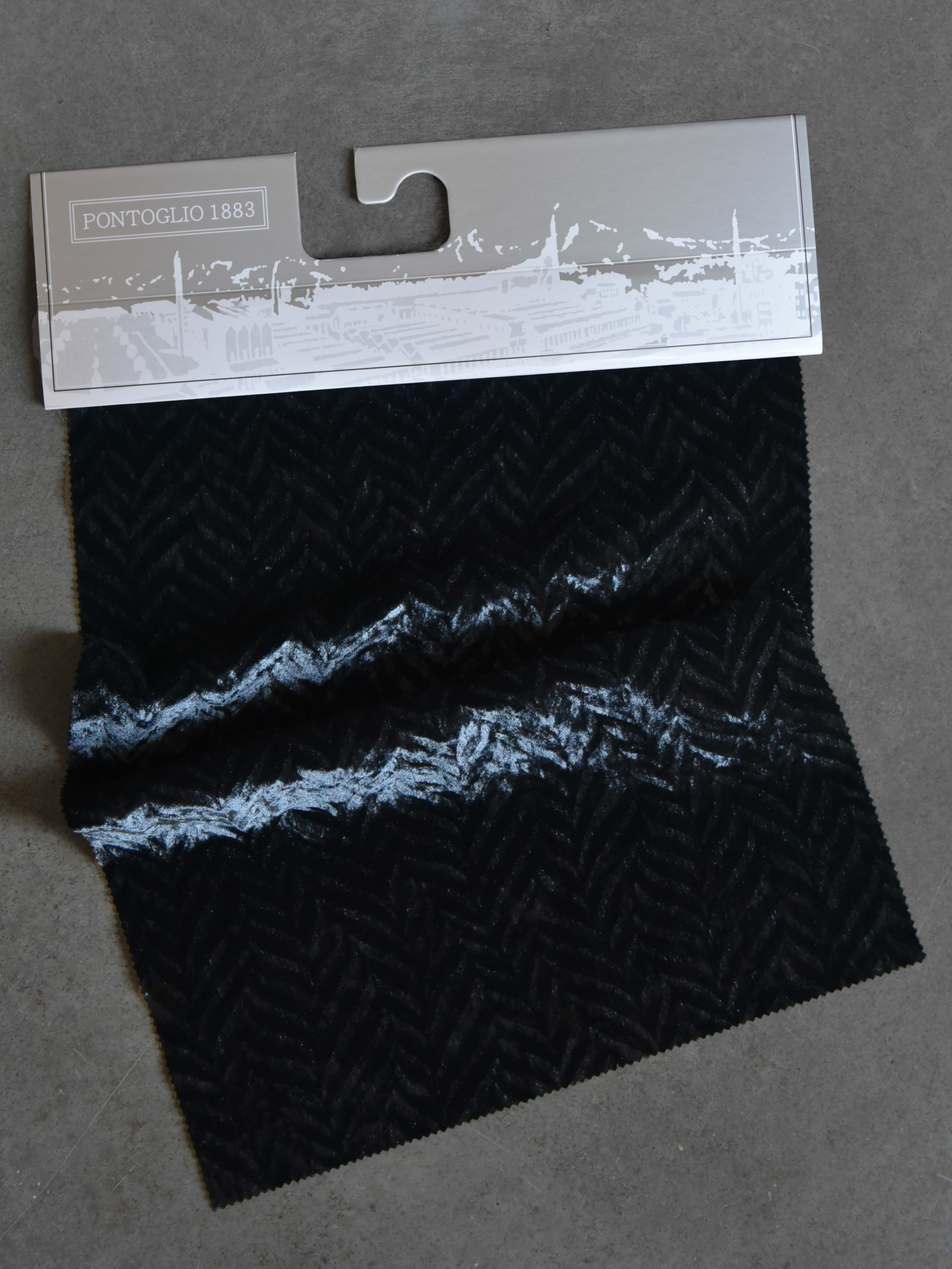 BLACK VELVET - L31 EN2 LV